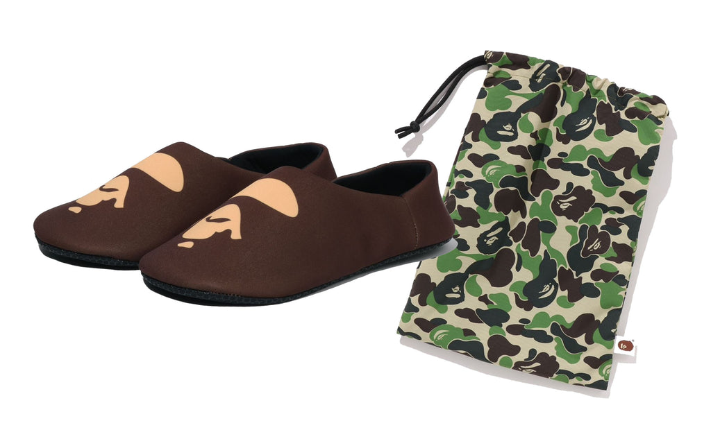 A BATHING APE APE HEAD SLIPPERS & POUCH SET – happyjagabee store