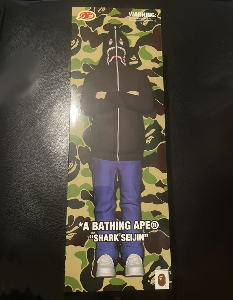 2ND SHARK FIGURE | bape.com