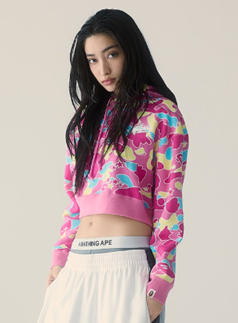 A BATHING APE Ladies' STA CAMO BAPE STA LOGO CROPPED PULLOVERP HOODIE