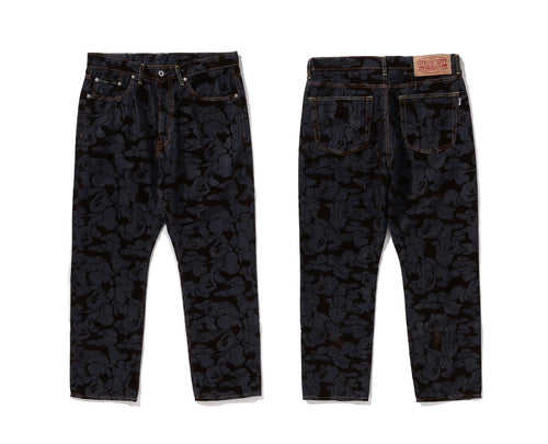 A BATHING APE CAMO FLOCKED RELAXED FIT 13oz DENIM PANTS