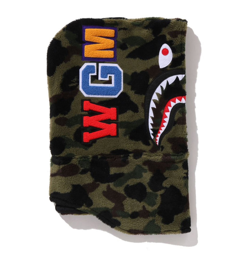 A BATHING APE 1ST CAMO SHARK BOA SNOOD