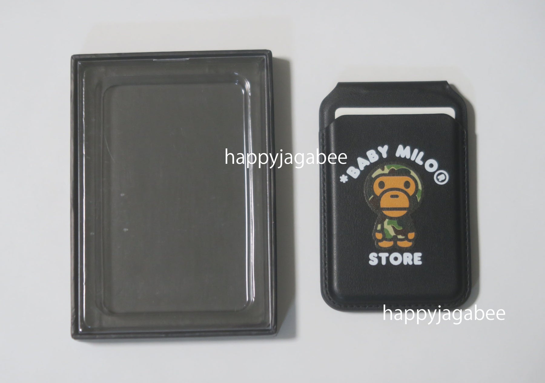 A BATHING APE - BABY MILO STORE MILO ALL SAFARI MAGSAFE CARD