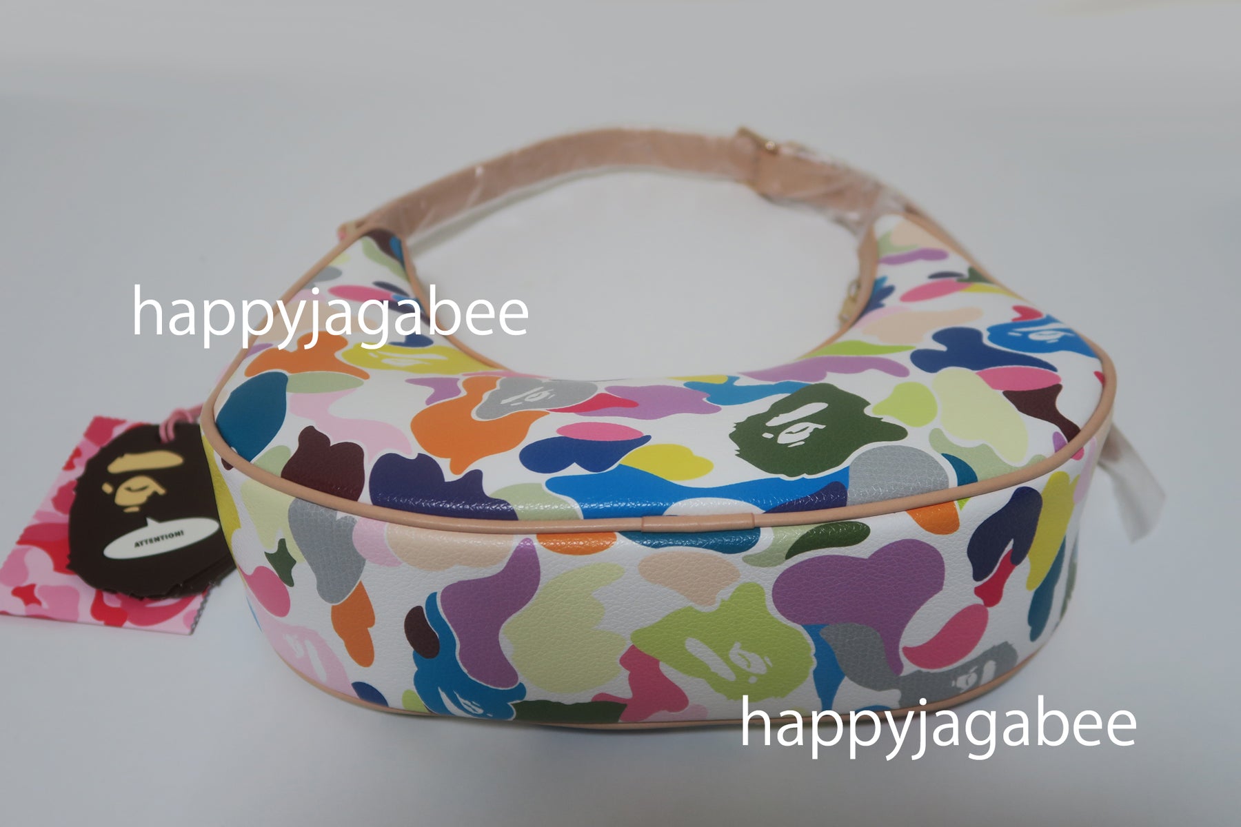 【A BATHING APE】MULTI CAMO HAND BAG /ハンドバッグ A BATHING APE® Multi Camo Hand Bag | Bape official website