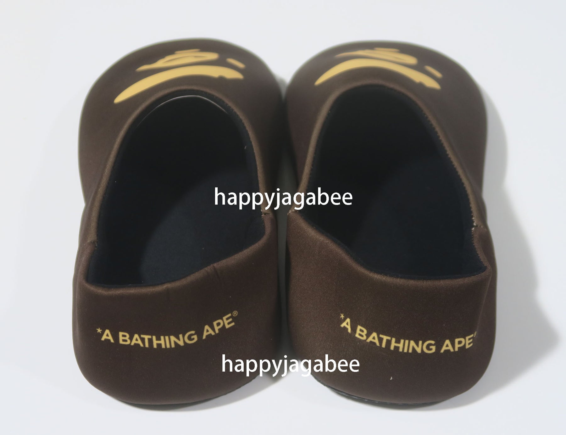 A BATHING APE APE HEAD SLIPPERS & POUCH SET – happyjagabee store