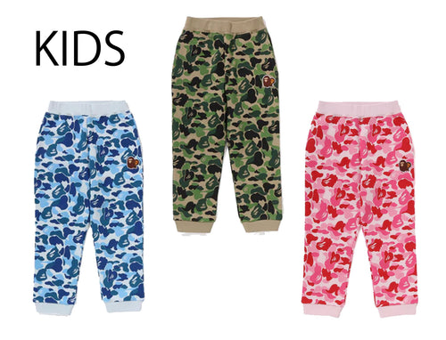 A BATHING APE BAPE KIDS ABC CAMO APE & MILO ONE POINT SWEAT PANTS