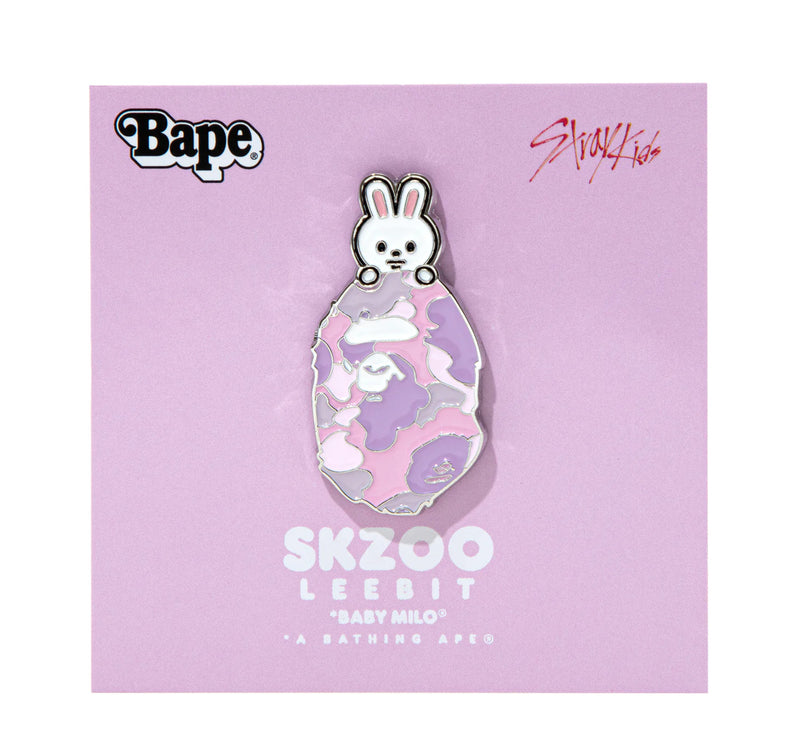 A BATHING APE BAPE x STRAYKIDS LEEBIT METAL PIN