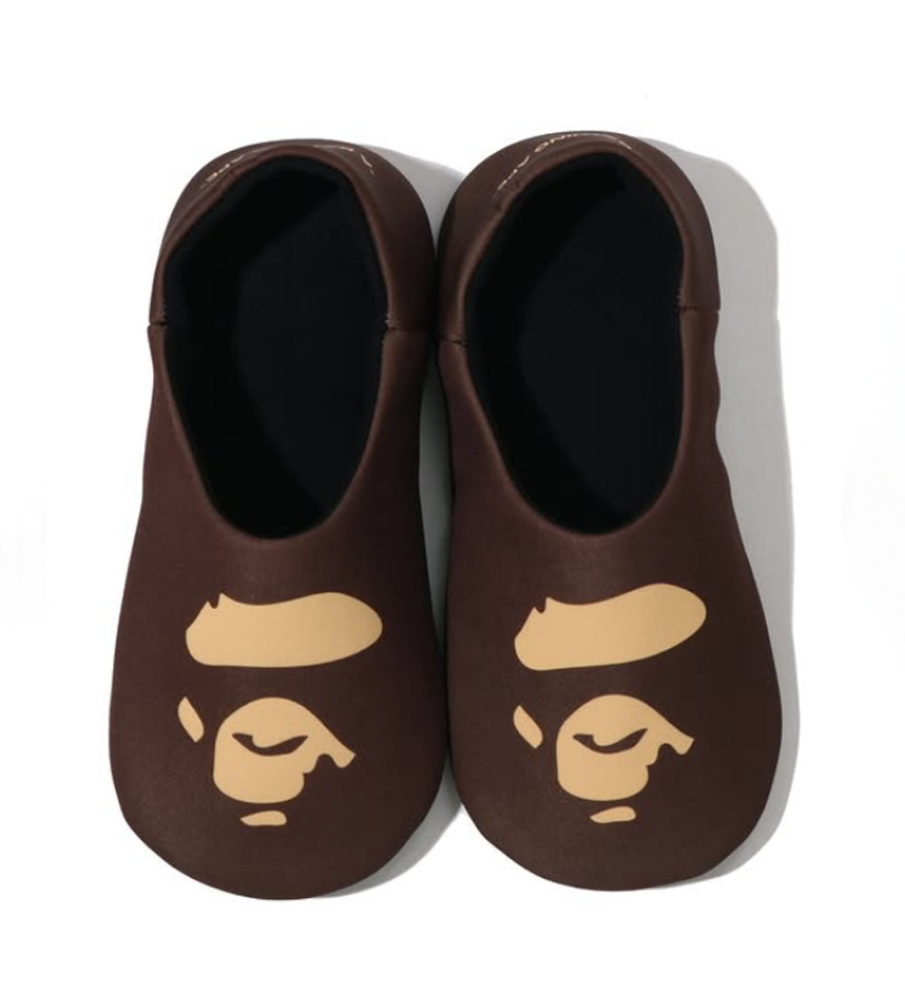 A BATHING APE APE HEAD SLIPPERS & POUCH SET – happyjagabee store