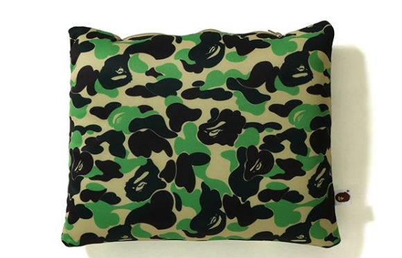 BAPE Color Camo 2Way Neck Pillow Red – YankeeKicks Online